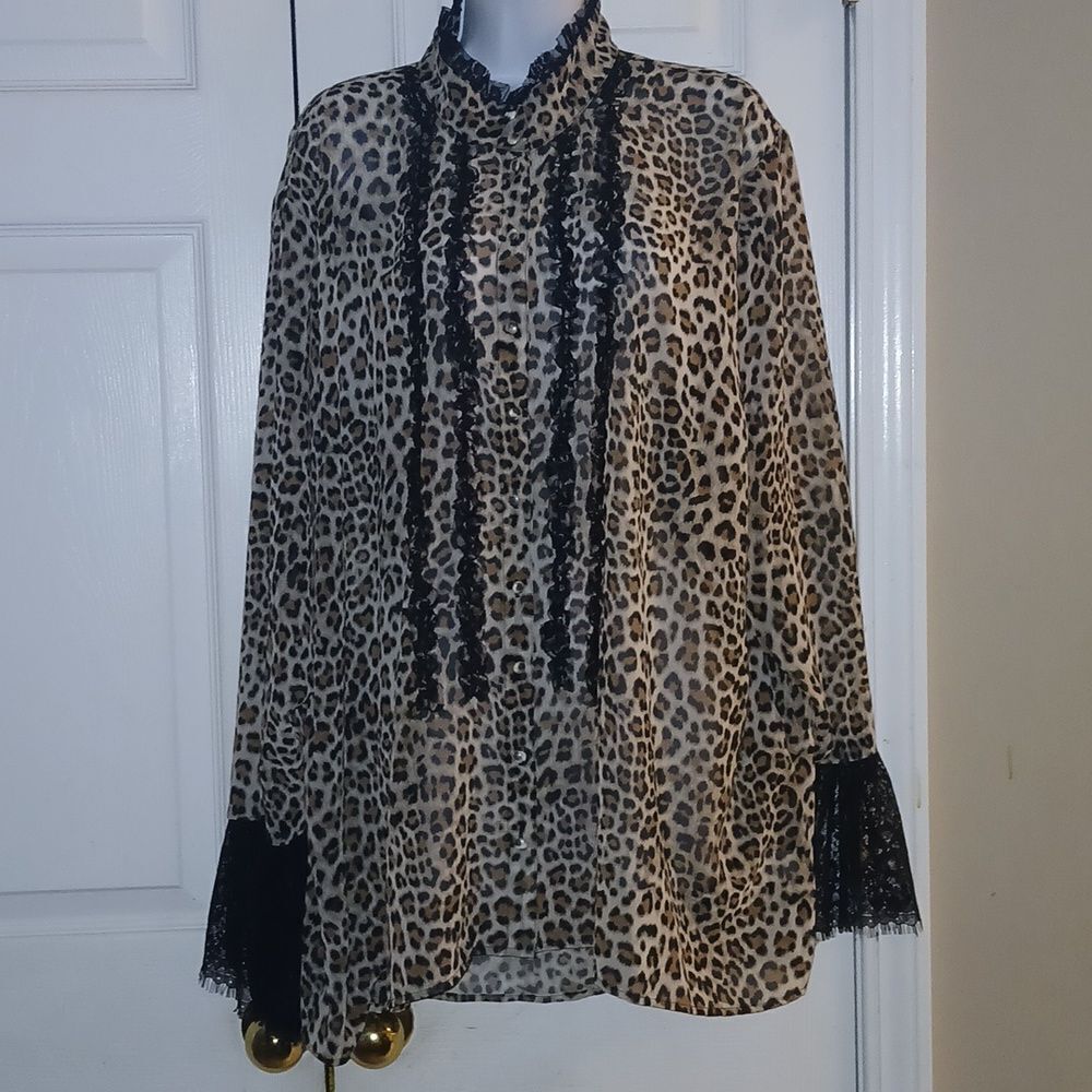 Touch of Cyn animal print sheer lace trim and lave sleeve blouse Sz 3x NWOT
